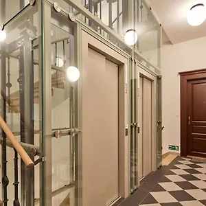 stylish-apartment-in-smchov-by-prague-days.praguehotelsweb.com/